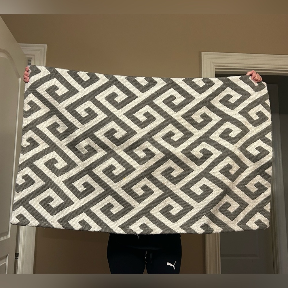 Gray and White Geometric Rug